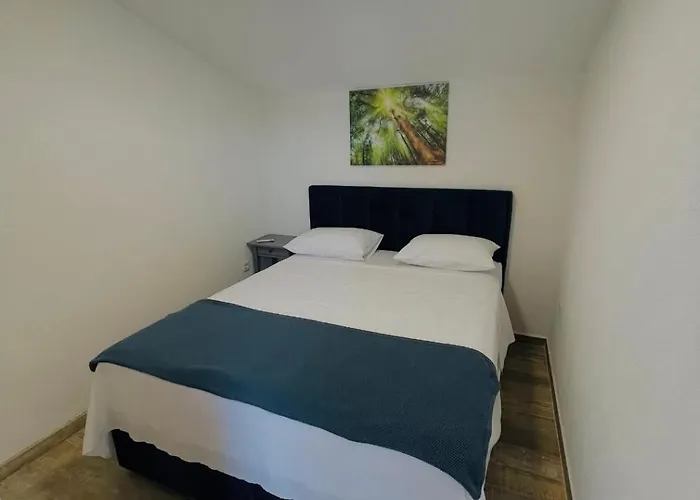 Ravlic Lägenhet Neum