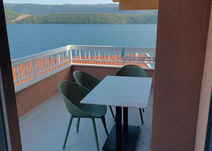 Ravlic Lägenhet Neum