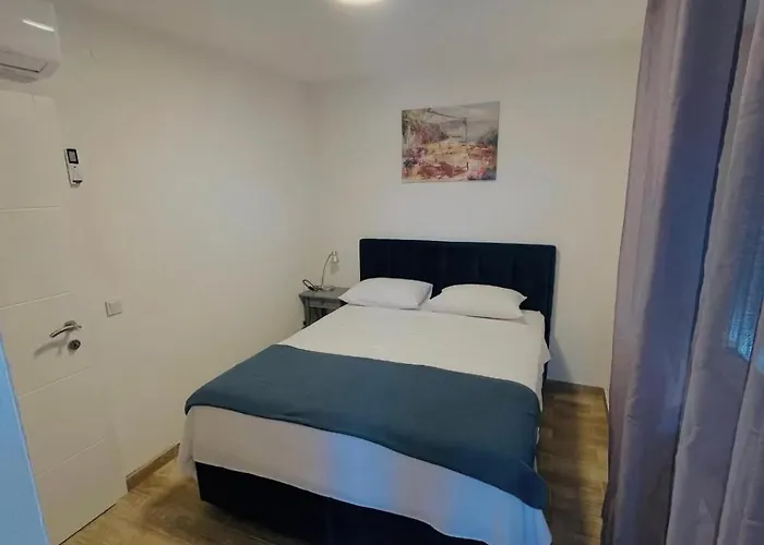 Ravlic Lägenhet Neum