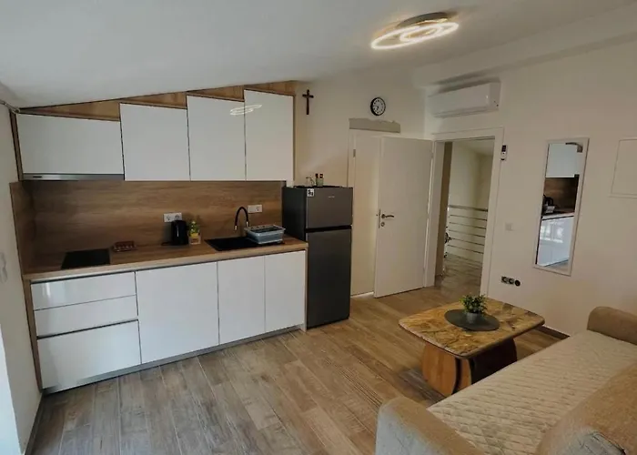 Ravlic Lägenhet Neum